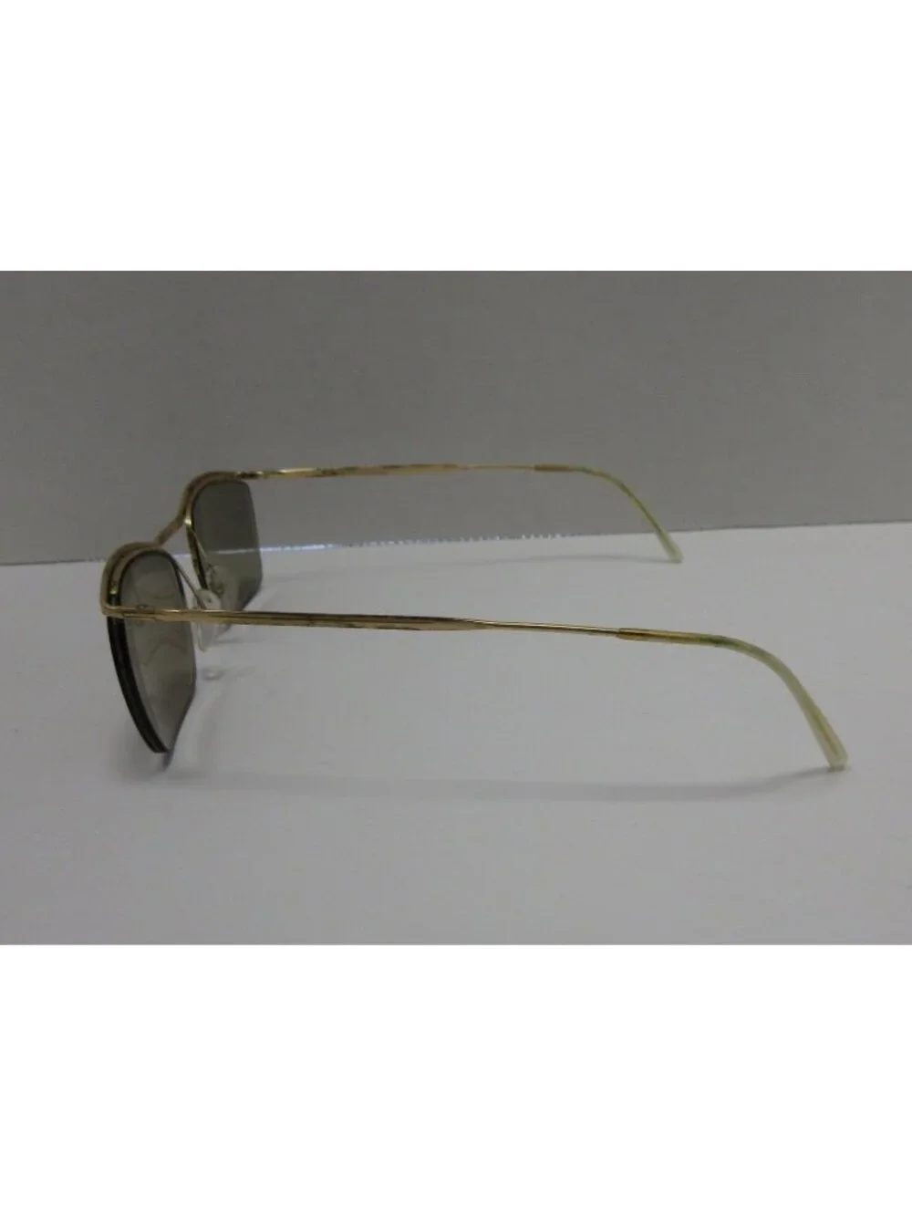 VINTAGE Sunglasses Men Rectangular Aviator Pilot Wire Frame w/ Case
